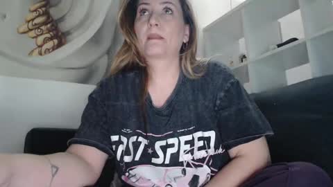 Snapshot of sandra______ chatting on 17, 5, 2026 dont forghet to thumbs up if you like my show online show from 17, 5, 2026