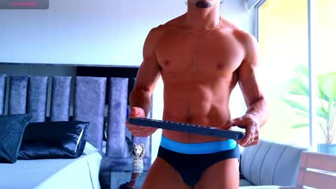 Snapshot of santin_seans chatting on 11, 5, 2026 Santiago Seans online show from 11, 5, 2026