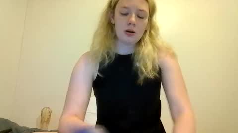 sara9920 online show from 19, 4, 2026