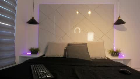 sarah_collens_ online show from 16, 5, 2026