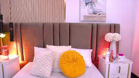 Sara Lugo  online show from 15, 6, 2026