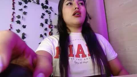 sarastonesx online show from 14, 5, 2026
