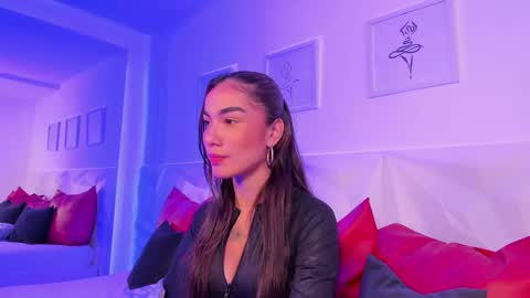 Scarlet online show from 7, 4, 2026