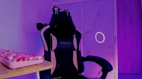 Snapshot of scarletblaze_ chatting on 23, 6, 2026 Scarlet online show from 23, 6, 2026