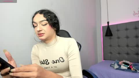 Snapshot of scarletcherry18 chatting on 24, 5, 2026 scarlet online show from 24, 5, 2026