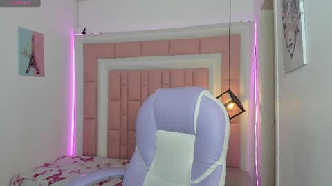 Snapshot of scarletcherry18 chatting on 18, 6, 2026 scarlet online show from 18, 6, 2026