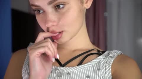 Scarlet online show from 5, 6, 2026