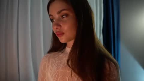 Scarlet online show from 19, 6, 2026