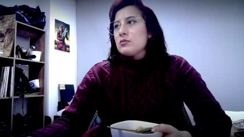 Snapshot of scarlett_sen chatting on 8, 4, 2026 Mistress Scarlett online show from 8, 4, 2026