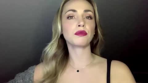 ScarlettxBlonde online show from 18, 5, 2026