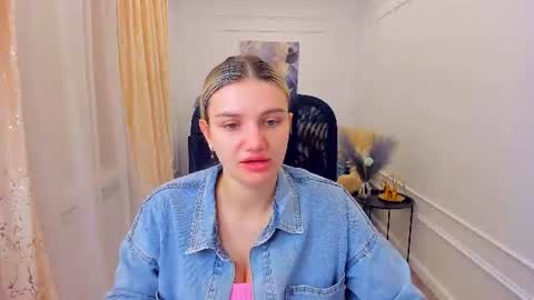 selenaemoore online show from 21, 6, 2026
