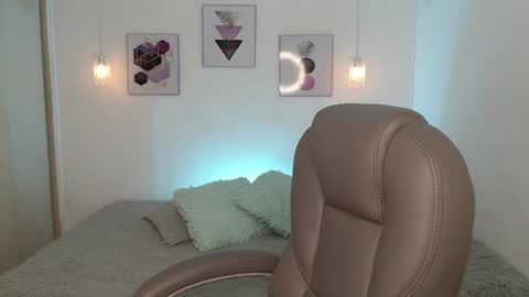 selene_rouse_ online show from 8, 6, 2026