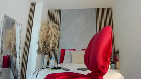 Snapshot of selennetaylor chatting on 19, 6, 2026 Selenne online show from 19, 6, 2026
