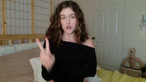 Julia  online show from 15, 5, 2026