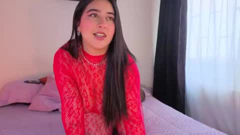 Serenna Cruz online show from 16, 6, 2026