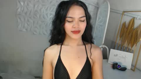 Snapshot of servicedoll18 chatting on 24, 4, 2026 Bella online show from 24, 4, 2026