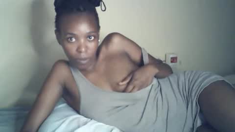 sexxy_curvy23 online show from 7, 5, 2026