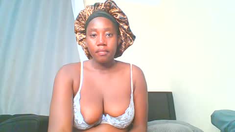 Snapshot of sexxy_thick_ebony chatting on 16, 6, 2026 Sweet doll online show from 16, 6, 2026