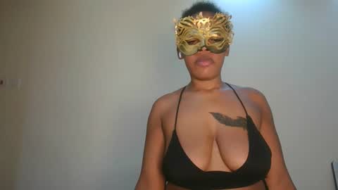sexy_lyna online show from 4, 6, 2026