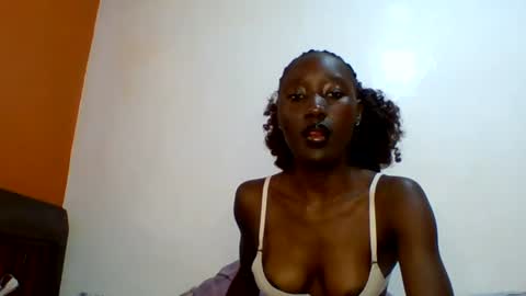 sexylucia5 online show from 18, 6, 2026