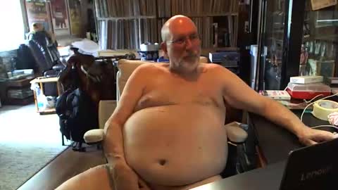 Grizz Lee Bear online show from 1, 6, 2026