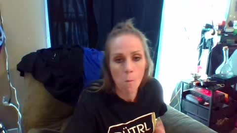 sexytillygurl online show from 15, 6, 2026