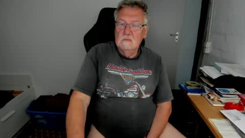 Snapshot of sharlots_pet chatting on 25, 4, 2026 sharlots_pet online show from 25, 4, 2026