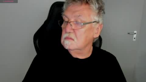 Snapshot of sharlots_pet chatting on 2, 6, 2026 sharlots_pet online show from 2, 6, 2026