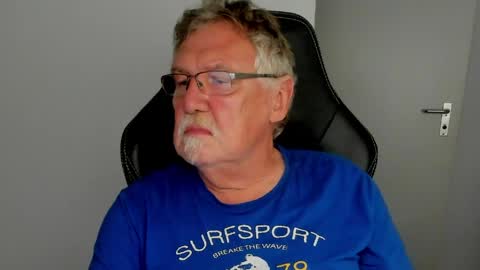 Snapshot of sharlots_pet chatting on 5, 6, 2026 sharlots_pet online show from 5, 6, 2026