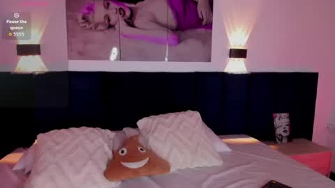 SharonLovee  online show from 11, 6, 2026