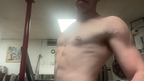 shirtlesshunk15 online show from 2, 7, 2026
