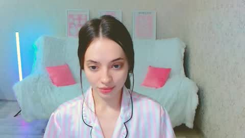 Sienna Mia online show from 4, 6, 2026