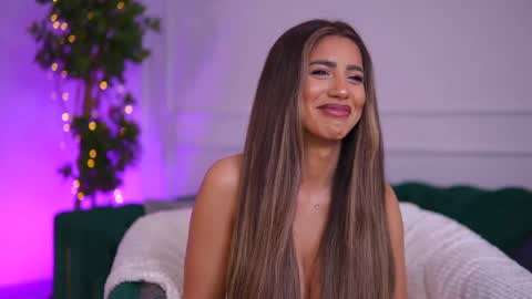 Sienna online show from 7, 6, 2026