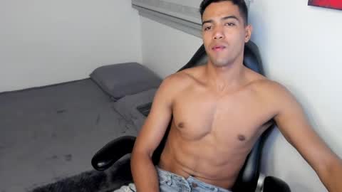 Snapshot of simple_guyy chatting on 8, 4, 2026 Andrey online show from 8, 4, 2026