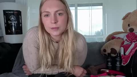 Snapshot of siswet19 chatting on 17, 5, 2026 Elise online show from 17, 5, 2026