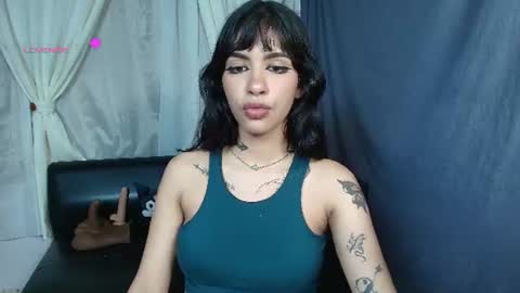 Emily Rojas online show from 25, 6, 2026