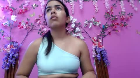 Snapshot of skinnysofia18 chatting on 7, 6, 2026 sofia online show from 7, 6, 2026