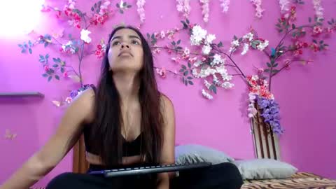 Snapshot of skinnysofia18 chatting on 13, 6, 2026 sofia online show from 13, 6, 2026