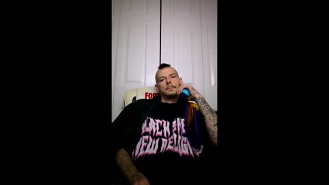 Snapshot of smokebandit420 chatting on 17, 12, 2025 smokebandit420 online show from 17, 12, 2025