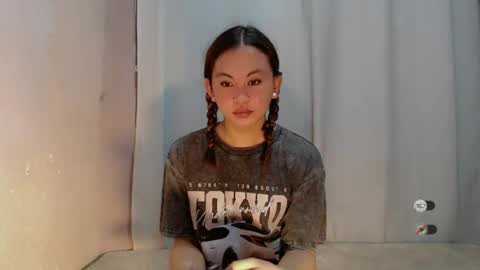 sofia_sweetheart18 online show from 21, 6, 2026