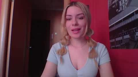 Snapshot of softy_aura chatting on 18, 5, 2026 softy_aura online show from 18, 5, 2026