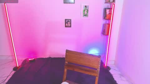 Independent Model Merly online show from 16, 6, 2026