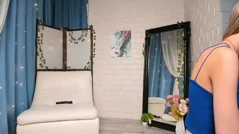 Snapshot of starfromsky chatting on 11, 5, 2026 Chloe online show from 11, 5, 2026