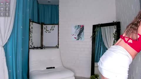 Snapshot of starfromsky chatting on 29, 5, 2026 Chloe online show from 29, 5, 2026
