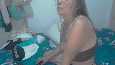 Angie mature online show from 25, 5, 2026