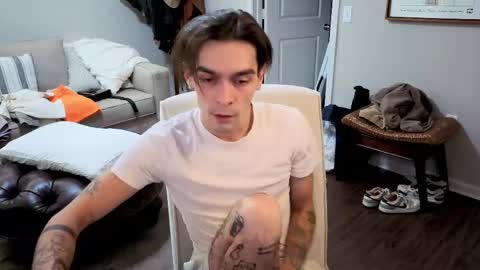 Snapshot of str8whiteboy21 chatting on 4, 6, 2026 str8whiteboy21 online show from 4, 6, 2026
