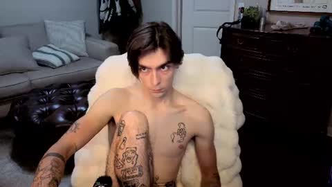 Snapshot of str8whiteboy21 chatting on 17, 6, 2026 str8whiteboy21 online show from 17, 6, 2026