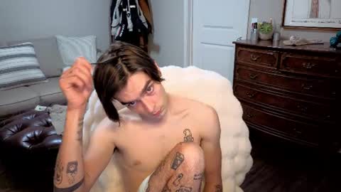 Snapshot of str8whiteboy21 chatting on 18, 6, 2026 str8whiteboy21 online show from 18, 6, 2026