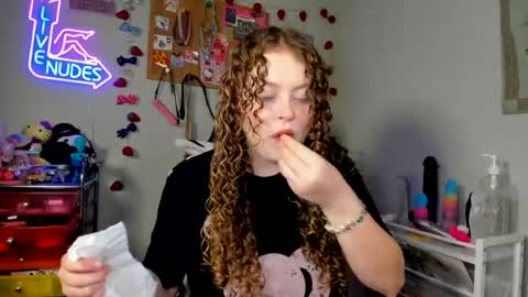 Strwbby online show from 25, 6, 2026