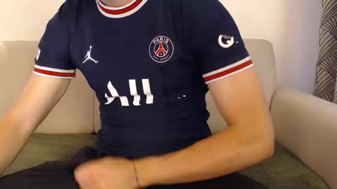 Snapshot of studfromparis chatting on 8, 6, 2026 Stud From Paris online show from 8, 6, 2026